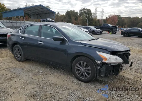 2015 Nissan Altima 2.5 из США, поврежденный, VIN 1N4AL3AP3FN406977